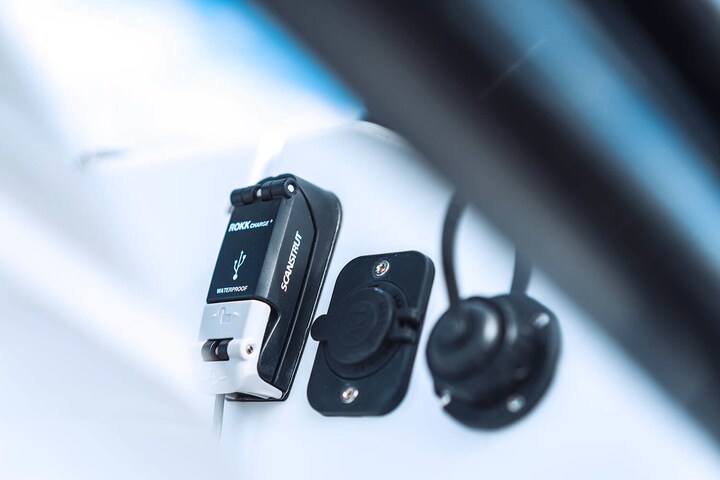 SCANSTRUT SC-USB-02 ROKK CHARGE PLUS WATERPROOF USB SOCKET SCANSTRUT SC-USB-02 ROKK CHARGE PLUS WATERPROOF USB SOCKET